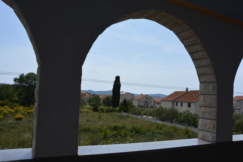 Apartments Petar & Anka Biograd Na Moru Esterno foto