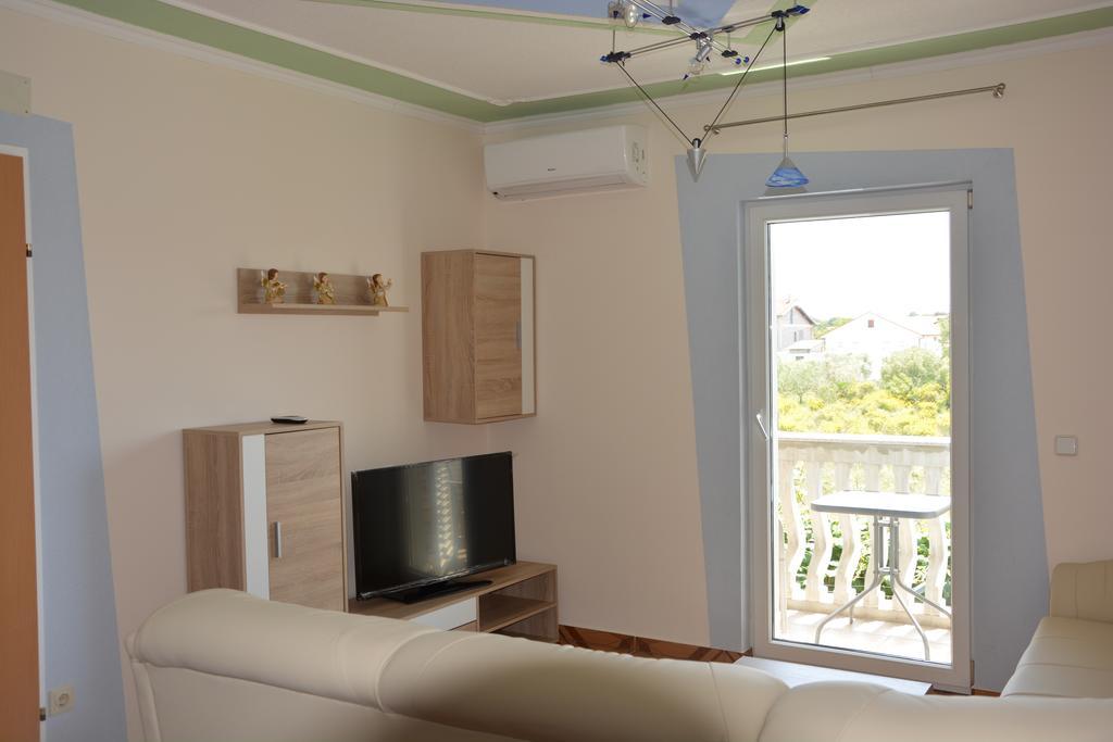 Apartments Petar & Anka Biograd Na Moru Esterno foto
