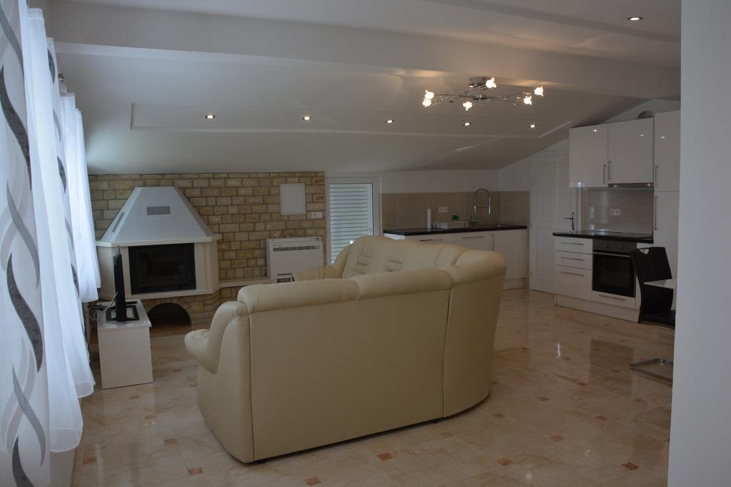 Apartments Petar & Anka Biograd Na Moru Esterno foto