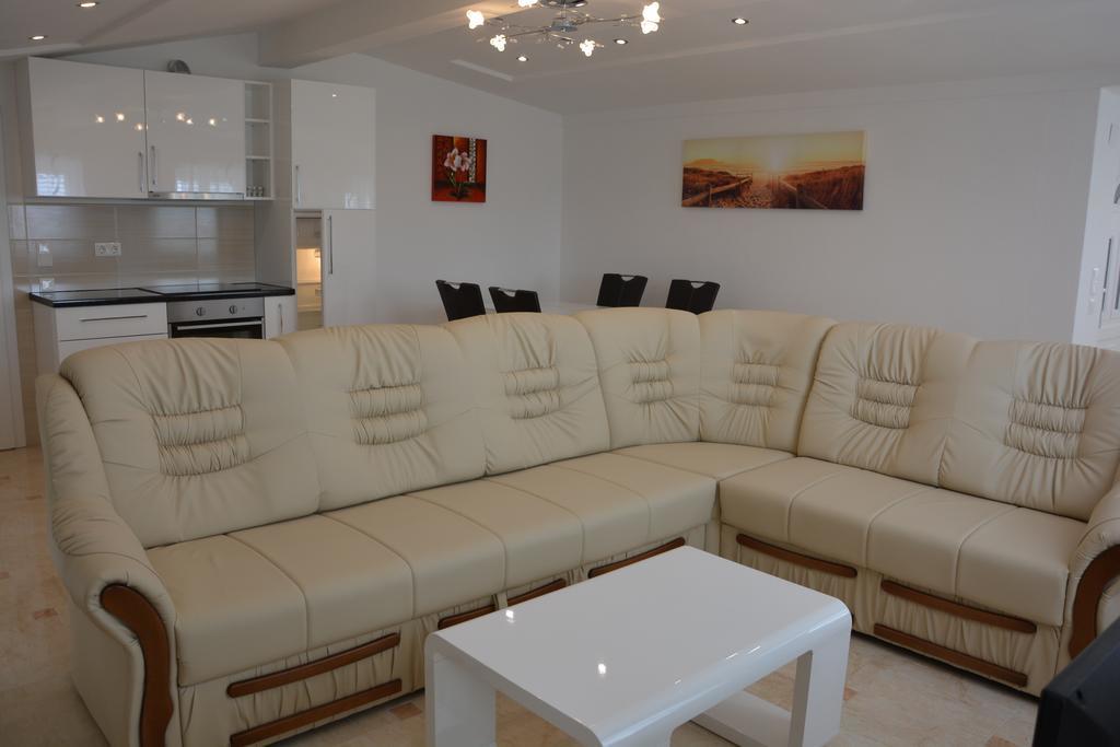 Apartments Petar & Anka Biograd Na Moru Esterno foto