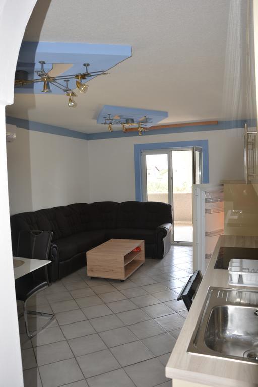Apartments Petar & Anka Biograd Na Moru Esterno foto